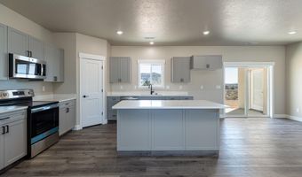 1140 S Independence Way, Big Water, UT 84741