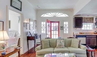 18 Ledge Rd, Newport, RI 02840