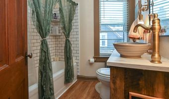 1003 N APPLETON St, Appleton, WI 54911