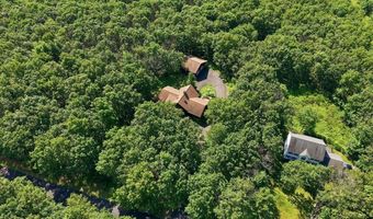 14 E Point Rd, Albrightsville, PA 18210