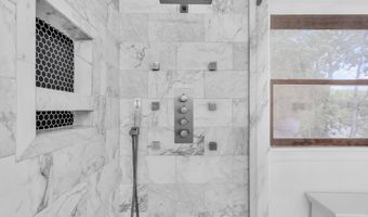 19 Center St, Barnegat, NJ 08005