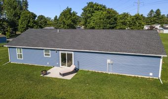 1704 Dallas St, Auburn, IN 46706