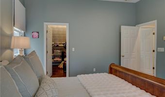 110 Lake View Rd, Cranston, RI 02920