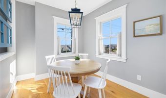 131 Eustis Ave, Newport, RI 02840