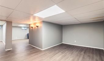 6011 Ranchwood Dr, Affton, MO 63123