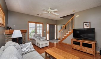 832 Red Hawk Way SE, Altoona, IA 50009