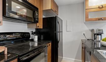 220 13TH St SE 14, Washington, DC 20003