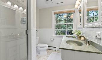 91 Cindyann Dr, East Greenwich, RI 02818