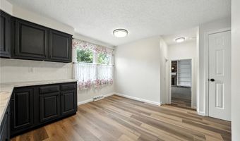 292 Oakbrook Dr, Amherst, NY 14221