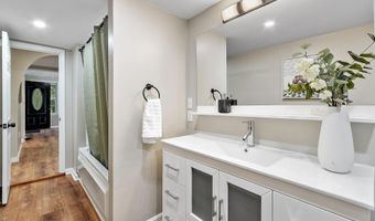 49 Sebbins Pond Dr, Bedford, NH 03110