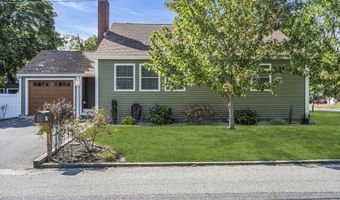 65 Shell St, Beachwood, NJ 08722