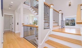 10 Coulter St, Jamestown, RI 02835