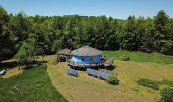 310 Sky Farm Ln, Barnet, VT 05821