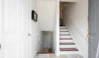 46 Stetson Pl 46, Danbury, CT 06811