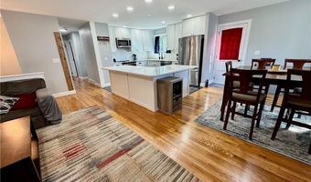 770 Metacom Ave, Bristol, RI 02809