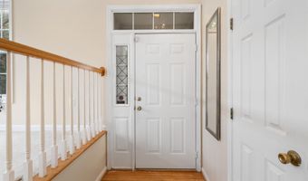417 CLAYTON Ln, Alexandria, VA 22304