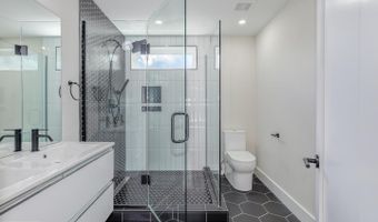 722 KENYON St NW #3, Washington, DC 20010