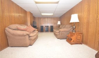 759 Tallkron Dr, Akron, OH 44305