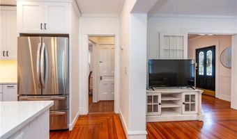 5 Gardiner St, Newport, RI 02840
