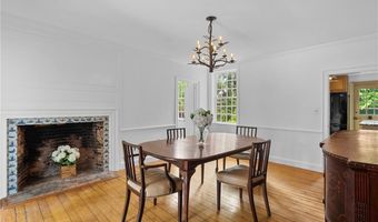 57 Farewell St, Newport, RI 02840