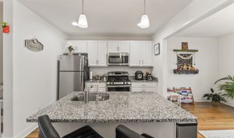 403 Copper Square Dr 403, Bethel, CT 06801
