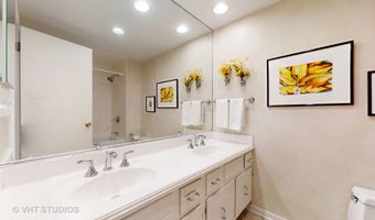 3026 N Stratford Rd, Arlington Heights, IL 60004