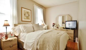 162 W 32ND St, Bayonne, NJ 07002