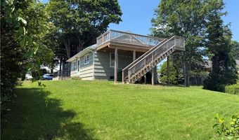 17 Saltaire Ave, Narragansett, RI 02882