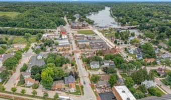 27 Center St, Algonquin, IL 60102
