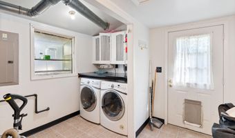 2914 STONYBROOK Dr, Bowie, MD 20715