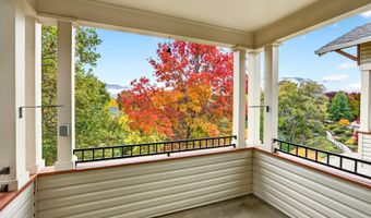 920 Mountain Meadows Cir, Ashland, OR 97520