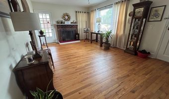422 E Savannah St, Calhoun Falls, SC 29628