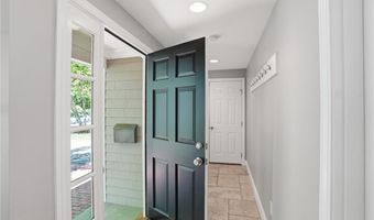 24 Wildflower Rd, Barrington, RI 02806