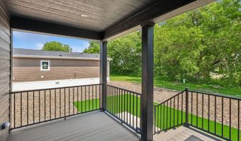 7368 NE BERWICK Dr 3, Ankeny, IA 50021