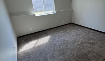 2214 S Lawson St, Aberdeen, SD 57401