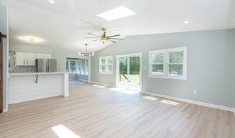 6438 KNOLL HILL Dr, Berlin, MD 21811