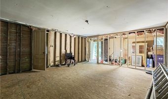 403 Commonwealth Ave, Warwick, RI 02886