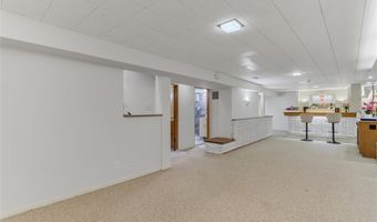 4359 Mohegan Dr, Affton, MO 63123