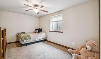 1217 Copper Mountain Dr, North Liberty, IA 52317