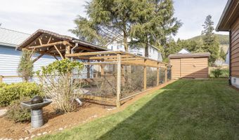 126 N OCEAN Ave, Rockaway Beach, OR 97136