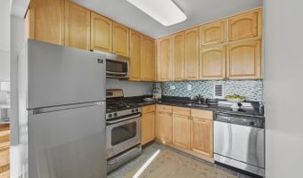 401 N ARMISTEAD St 504, Alexandria, VA 22312