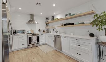 5757 Lake Lindero Dr, Agoura Hills, CA 91301