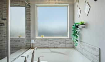 16029 Craig St, Basehor, KS 66007