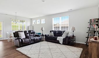 607 Pine Dune Ln, Aberdeen, NC 28315