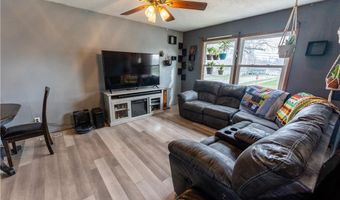 201 W Larson St, Knoxville, IA 50138