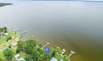 201 Hickory Point Dr, Aurora, NC 27806