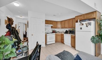 2 Port Royal Dr 4, Alloway, NJ 07462