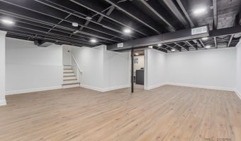 522 N Castle Rd, Addison, IL 60101