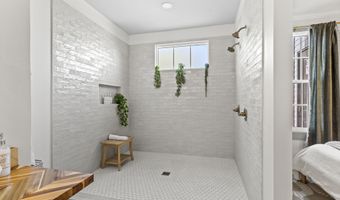 782 Water St, Biloxi, MS 39530