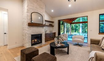 21054 E Country Club Rd, Brightwood, OR 97011
